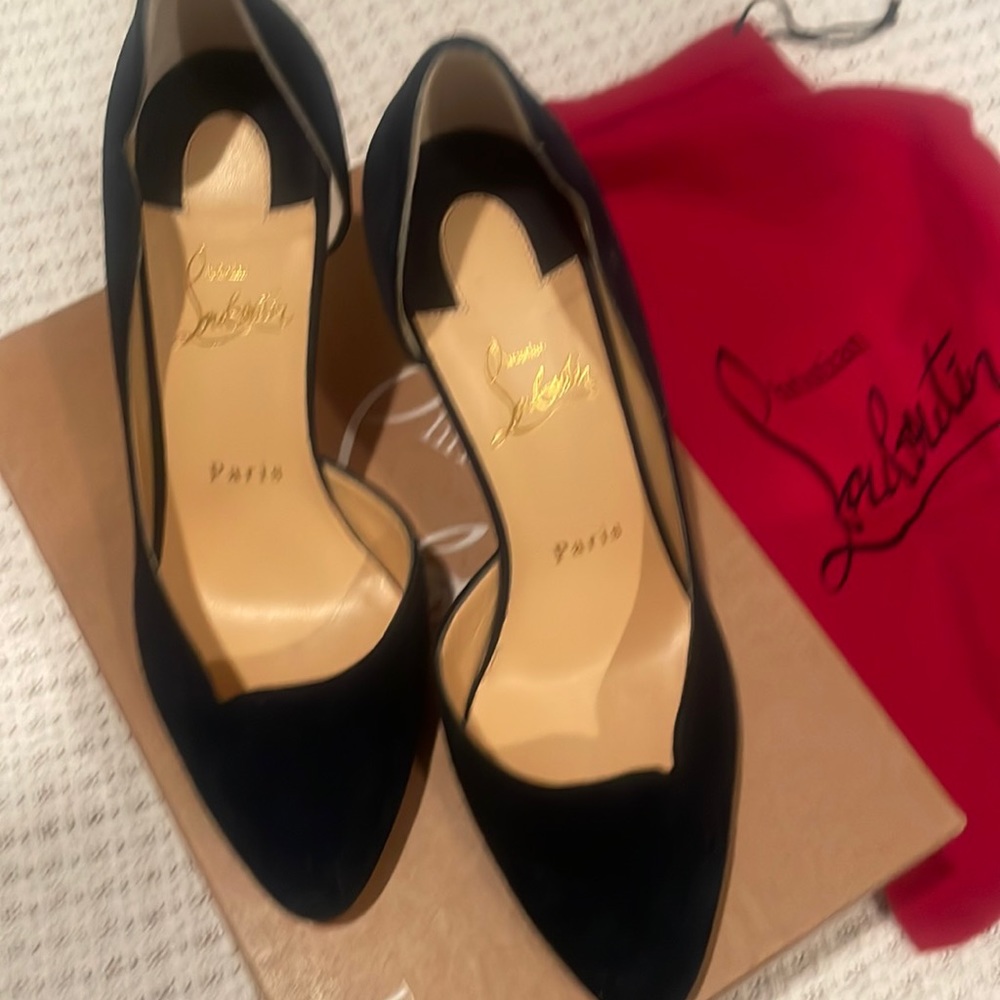 CHRISTIAN LOUBOUTIN- Roubd Chick 85 Heels!